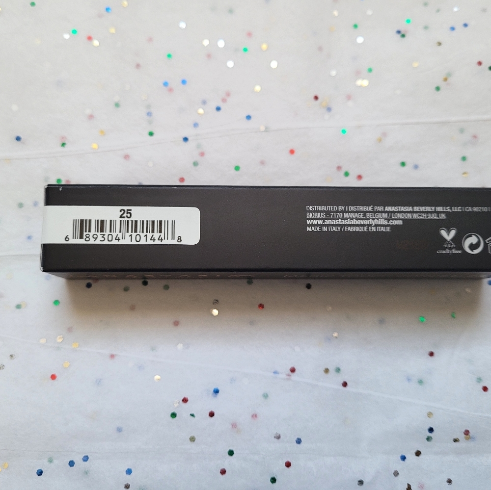 Anastasia Beverly Hills Magic Touch Concealer - Picture 2 of 3